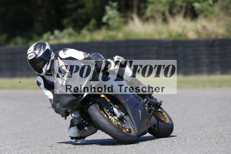 Archiv-2025/49 26.08.2025 Cornu Master School ADR/rot-rouge/42